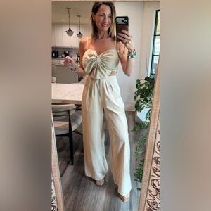 Aakaa Cream Flower Top and High-Waist Pants Set